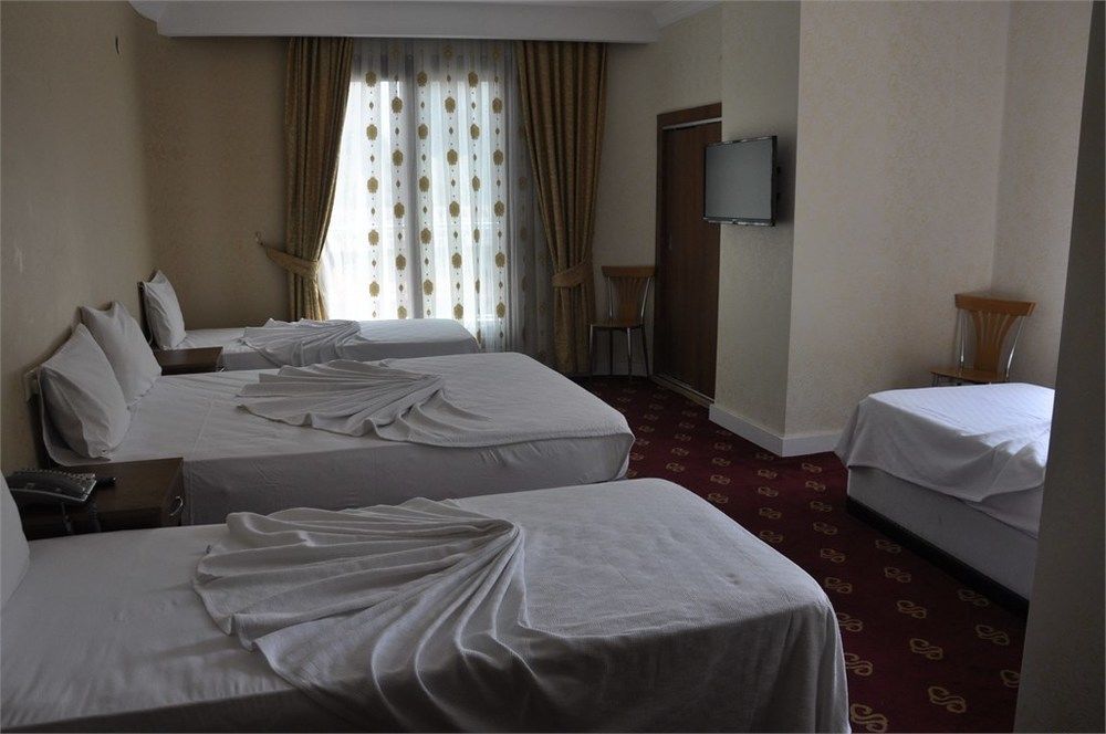 Ugur Otel Mersin  Exterior photo
